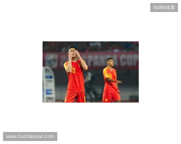 直播吧：邵佳一观摩熊猫杯考察球员，国足可能年底或明年初集中